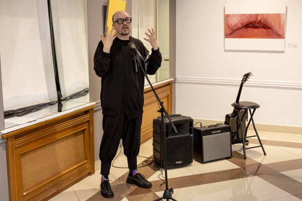 Saruna un ekskursija ar izstādes “Zelta laikmets” kuratoru, LMA profesoru, Dr.art. Denisu Hanovu